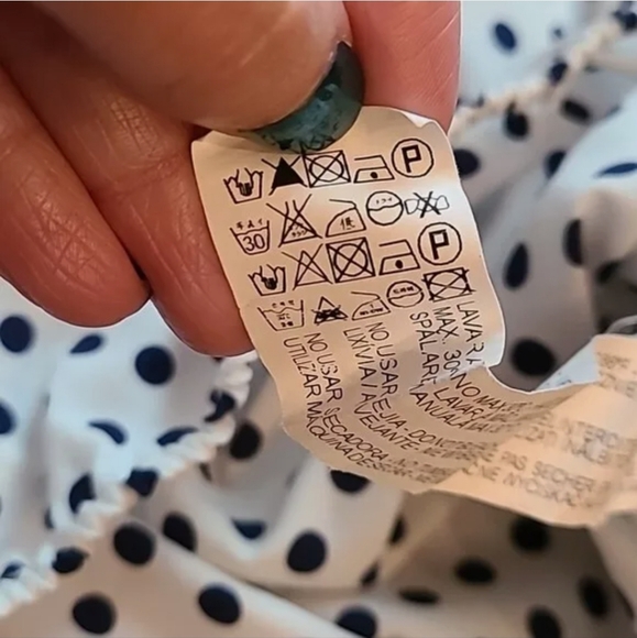 Zara White Polka-dot Top Blouse with Flutter Sleevs ASO Kate Middleton - Picture 10 of 12